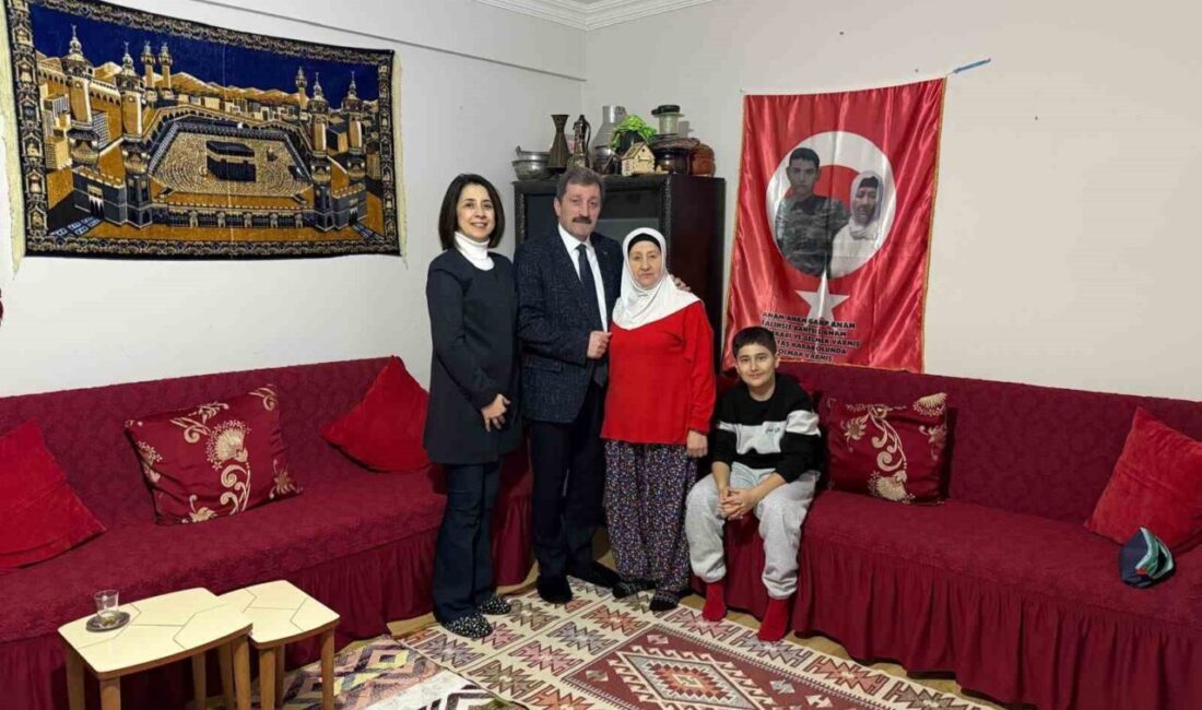 Samsun Valisi Orhan Tavlı ve eşi Ayşe Tavlı, şehit Piyade