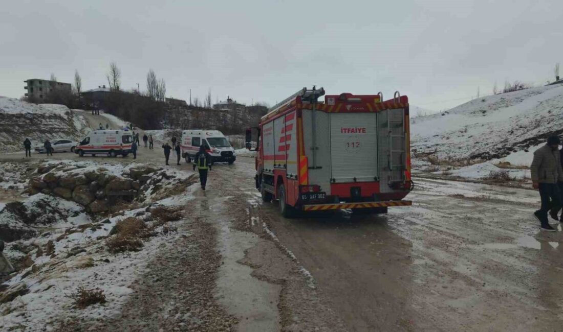 Van’ın Edremit ilçesinde otomobil dereye uçması sonucu meydana gelen trafik