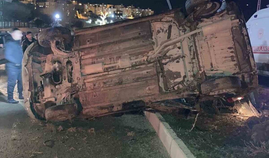 Van’ın Edremit ilçesinde otomobilin takla atması sonucu meydana gelen trafik