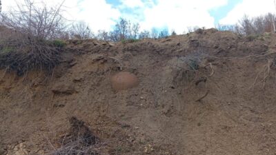 Denizli’de yağışlar sonrası toprak kayması sonucu tarihi küp gün yüzüne