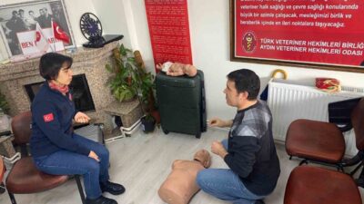 Aydın’da veteriner hekimlere yönelik düzenlenen ilk yardım güncelleme eğitiminde, sertifikalı