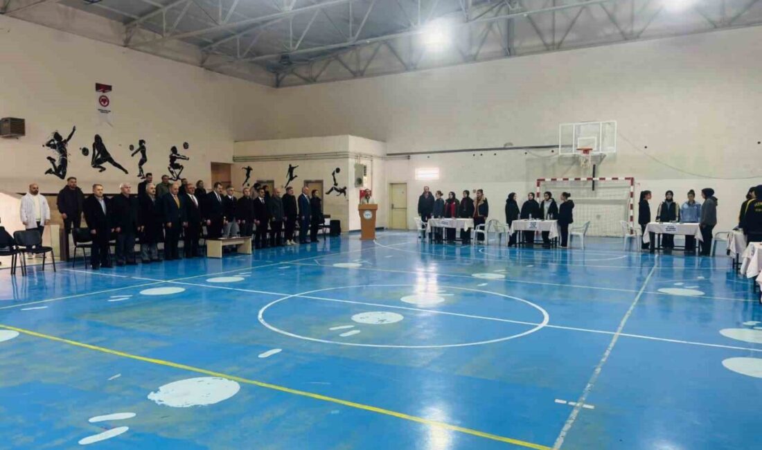 Samsun’un Vezirköprü ilçesinde liseler arası bilgi yarışması düzenlendi. “Korkma, Gençliğin