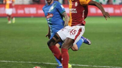 Galatasaray’ın Nijeryalı futbolcusu Victor Osimhen, Çaykur Rizespor maçında kaydettiği golle