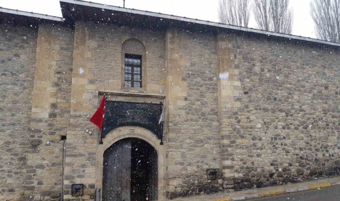 Malatya’nın Arapgir ilçesindeki tescilli Millet Han, tarihi dokusuyla ayakta kalmayı