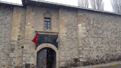 Malatya’nın Arapgir ilçesindeki tescilli Millet Han, tarihi dokusuyla ayakta kalmayı