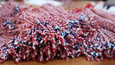 Yalova’da Balkan coğrafyasının köklü gelenekleri arasında yer alan “marteniçka” Bulgaristan