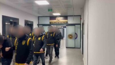 Yalova’da kepenk anahtarlarını kopyalayarak girdikleri kuyumcudan 90 saniyede yaklaşık 1,5