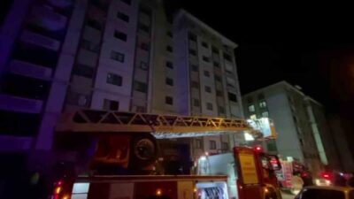 Hatay’da yangın çıkan dairedeki tüp patladı. Korkulu anlar yaşanan yangında