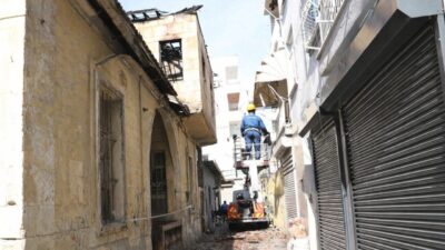 Mersin’in merkez Akdeniz ilçesinde yangın nedeniyle zarar gören tarihi Mersin