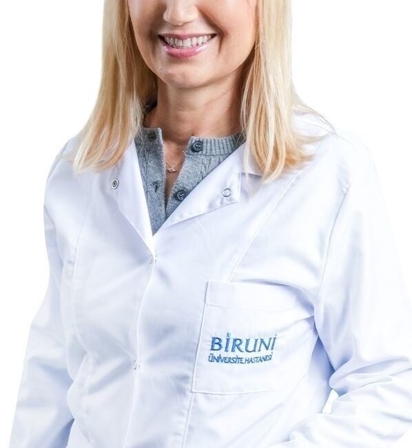 Televizyon karşısında uyuyan, yatmadan önce telefona bakan ve odasında gece