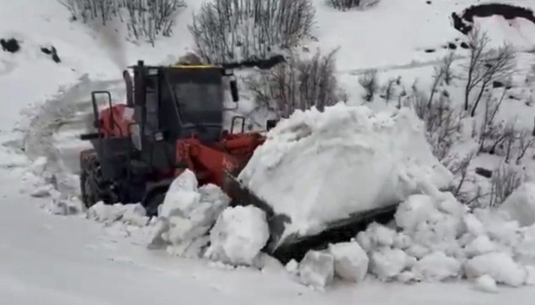 Bingöl’ün Yedisu ilçesinde kar kalınlığının yer yer 1 metreyi aşmasına