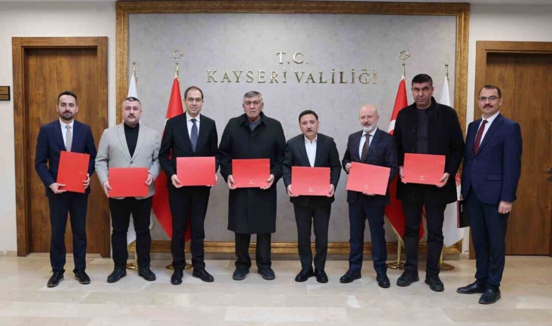 Kocasinan ilçesine kazandırılacak Aile Sağlığı Merkezleri için düzenlenen imza töreni