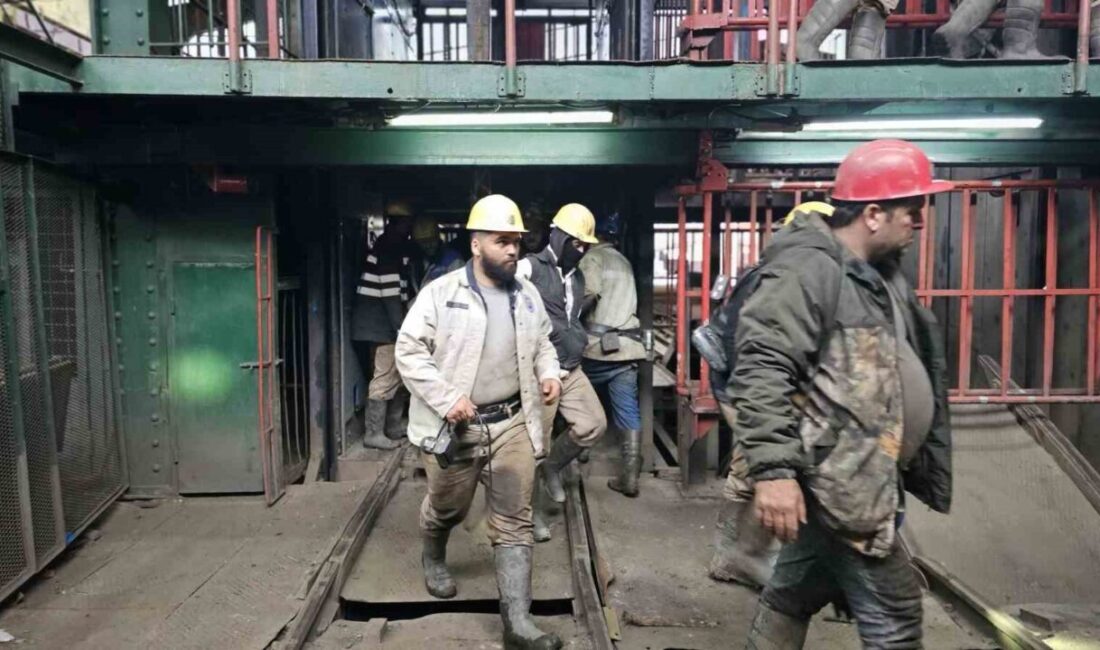 Asrın felaketinin üçüncü yıl dönümünde Zonguldaklı madenciler, deprem bölgesinde yaşadıkları