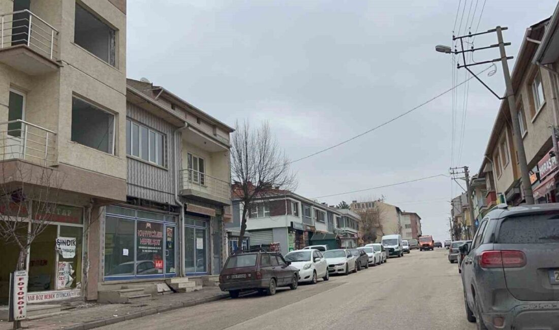 Eskişehir’in Yeşiltepe Mahallesi için hazırlanan imar değişikliği planına muhtarlık önünde