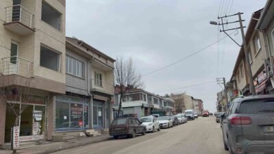 Eskişehir’in Yeşiltepe Mahallesi için hazırlanan imar değişikliği planına muhtarlık önünde