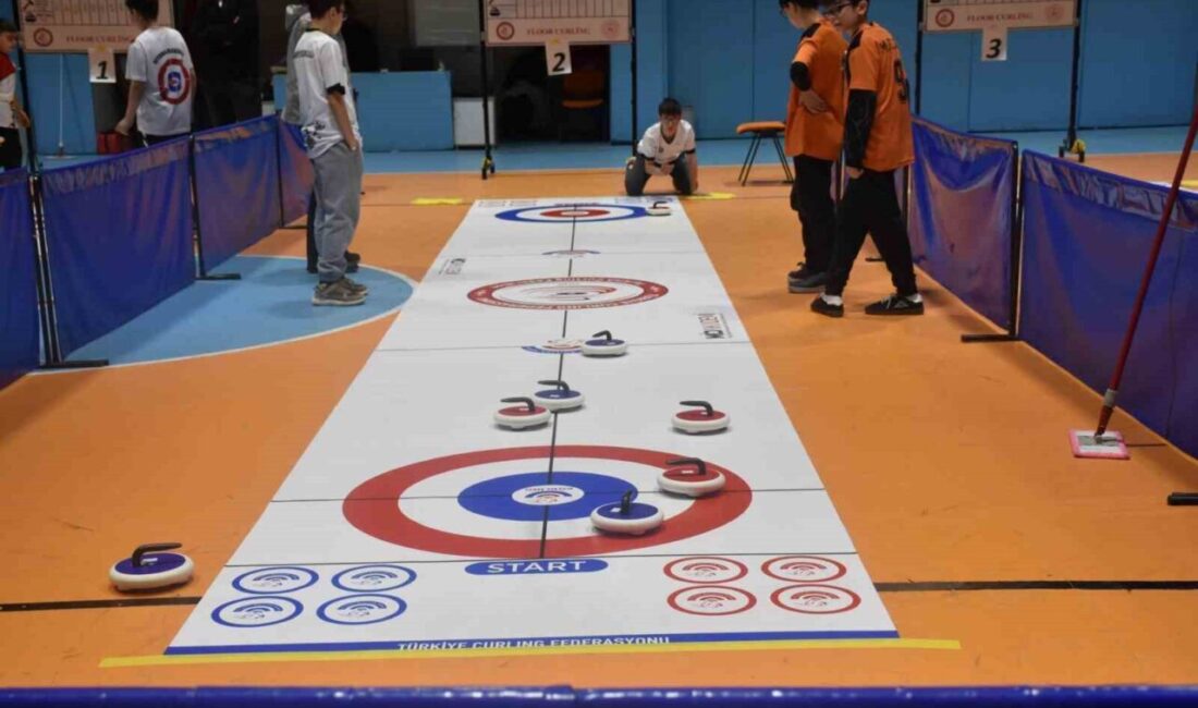 Afyonkarahisar’da gerçekleştirilen ‘Floor Curling Yıldız Erkekler’ müsabakalarında kazanan takımlar yapılan