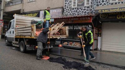 Diyarbakır Büyükşehir Belediyesi ekipleri, yoğun kar yağışı ve donma-çözülme döngüsü