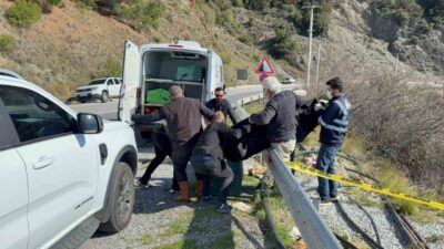 Antalya’nın Gazipaşa ilçesinde yol kenarında ölü bulunan 45 yaşındaki kadının