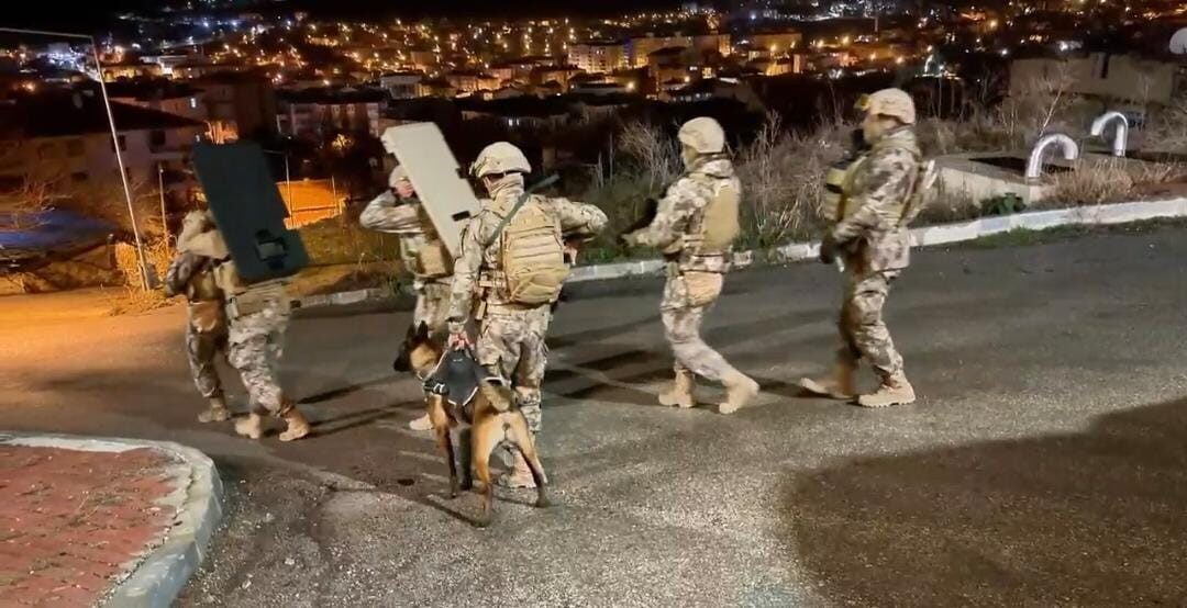 Yozgat Emniyet Müdürlüğü’nün düzenlediği operasyonla DEAŞ terör örgütü üyesi şüphelisi