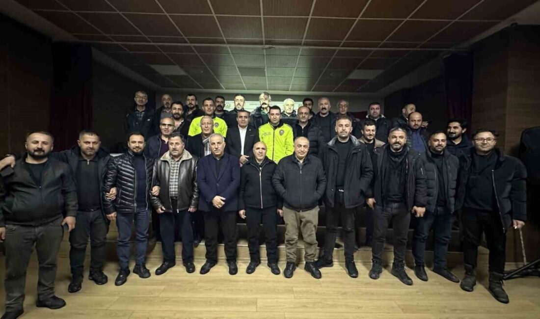 Hakkari’nin Yüksekova ilçesinde trafik güvenliğini artırmak ve şehir içi ulaşımda