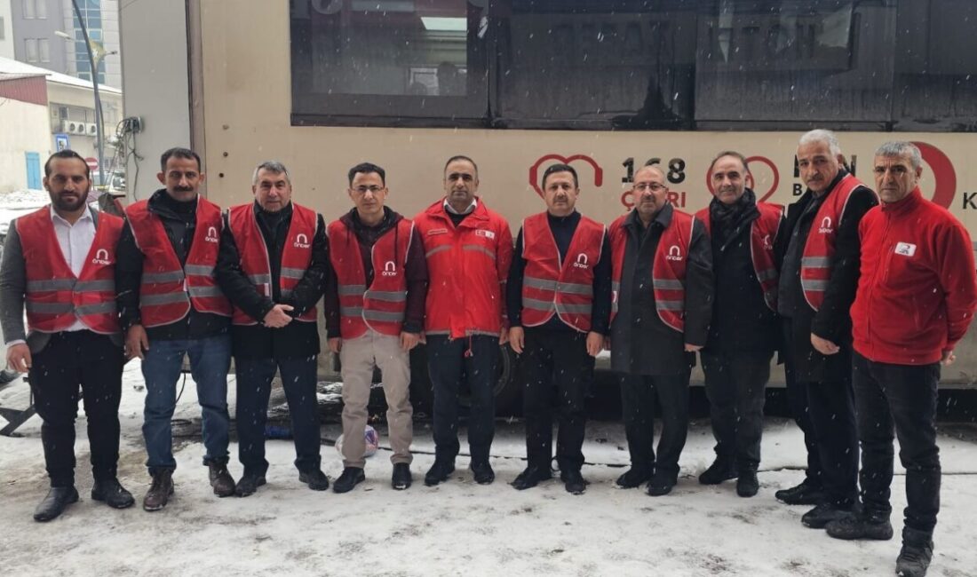Hakkari Valiliği koordinesinde Türk Kızılay iş birliğiyle başlatılan “Hedef Hakkari