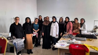 Hakkari’nin Yüksekova ilçesinde Halk Eğitimi Merkezi bünyesinde açılan dikiş-nakış kursu,
