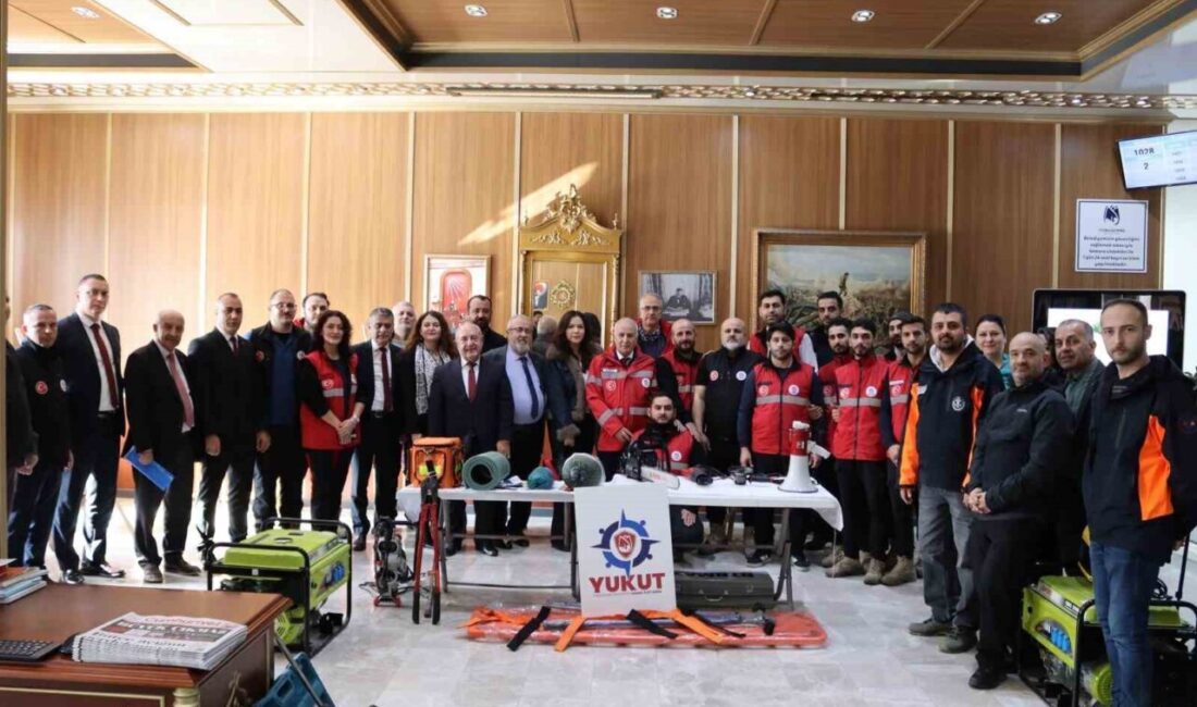 Yunusemre Belediyesi Arama Kurtarma Ekibi (YUKUT), kuruluşunun birinci yılını belediye