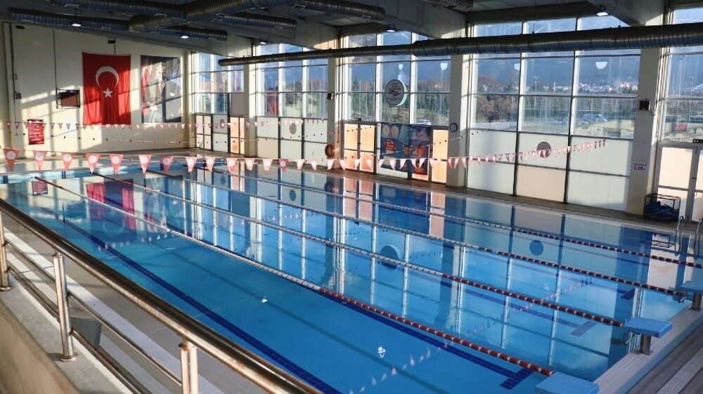 Yunusemre Belediyesi, 18 yaş üstü kadınlara yönelik yüzme kurslarını kış