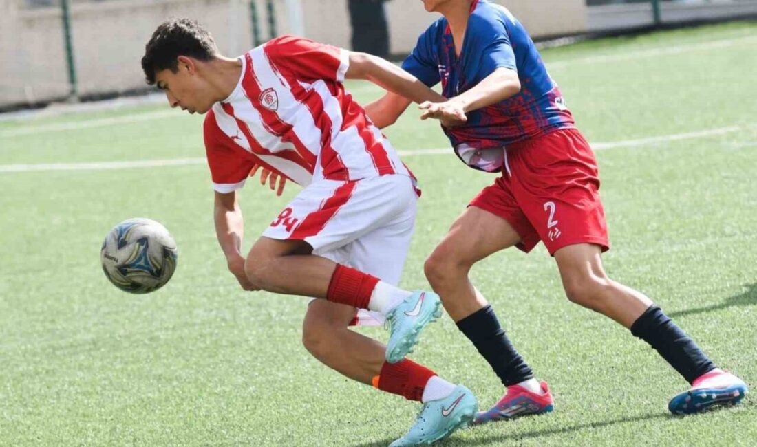 Yunusemre Belediyespor U16 Futbol Takımı, Çıkrıkçı’da oyna-nan final müsabakasında Salihli