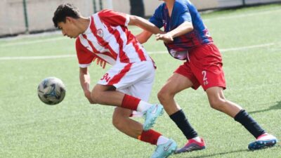 Yunusemre Belediyespor U16 Futbol Takımı, Çıkrıkçı’da oyna-nan final müsabakasında Salihli