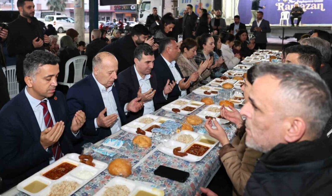 Yüreğir Belediyesi, Serinevler Kapalı Semt Pazarı’nda düzenlediği iftar programında vatandaşları