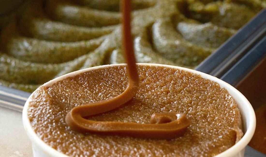 Bursa’nın İnegöl ilçesinde 125 yıllık tarihe sahip bir helvacının 4’üncü