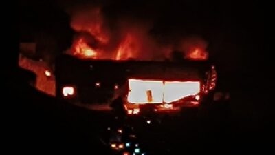 Şanlıurfa’nın Halfeti ilçesinde, bir zeytin ve fıstık işleme fabrikasında yangın