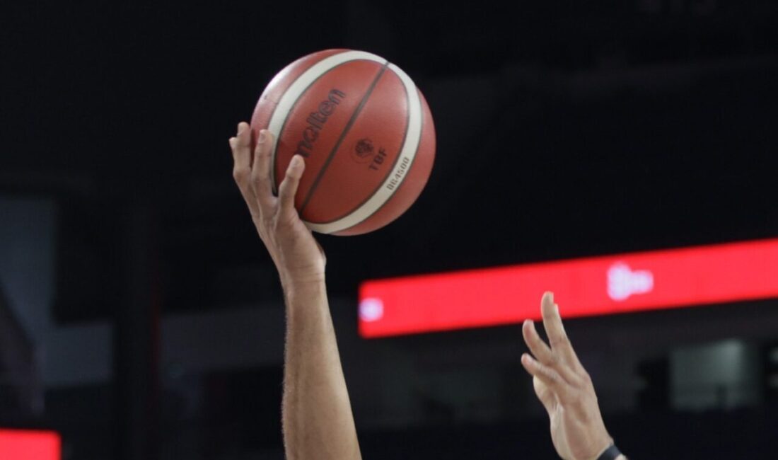 Basketbol Erkekler Ziraat Bankası Türkiye Kupası finalinde Beşiktaş ile Fenerbahçe,