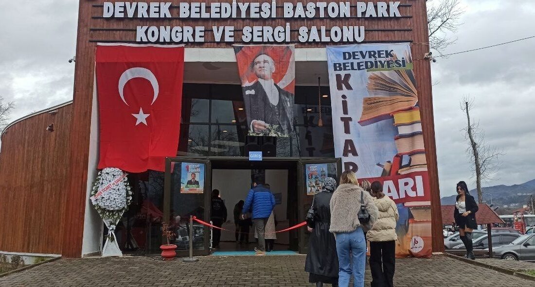 Zonguldak’ın Devrek ilçesinde Bastonpark Kitap Fuarı kapılarını ziyaretçilere açtı. Devrek