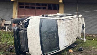 Zonguldak-Ankara karayolu üzerinde kontrolden çıkan bir minibüsün devrilmesi sonucu meydana