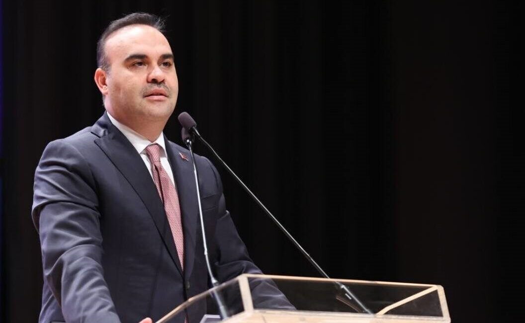 Cumhurbaşkanlığı himayelerinde Sanayi ve Teknoloji Bakanlığı uhdesinde, TÜBİTAK Kutup Araştırmaları