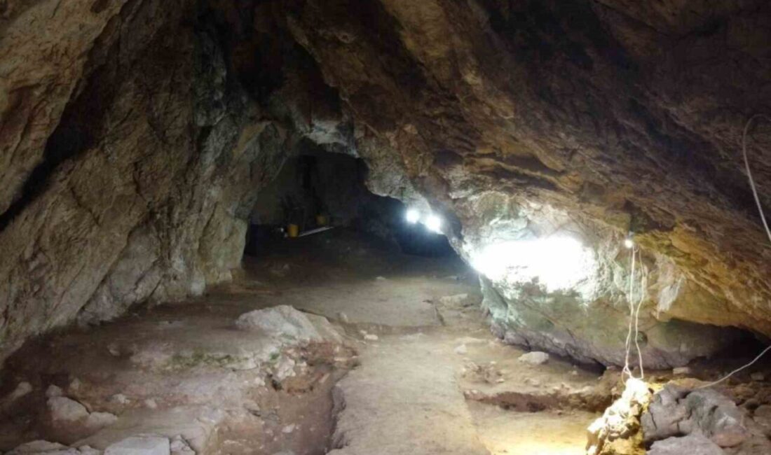 Bilecik’te yer alan Gedikkaya Mağarası’nda, Epipaleolitik döneme tarihlenen bir adak