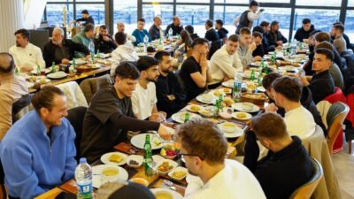 24Erzincanspor yönetimi, teknik heyeti, futbolcuları ve kulüp personeli düzenlenen iftar
