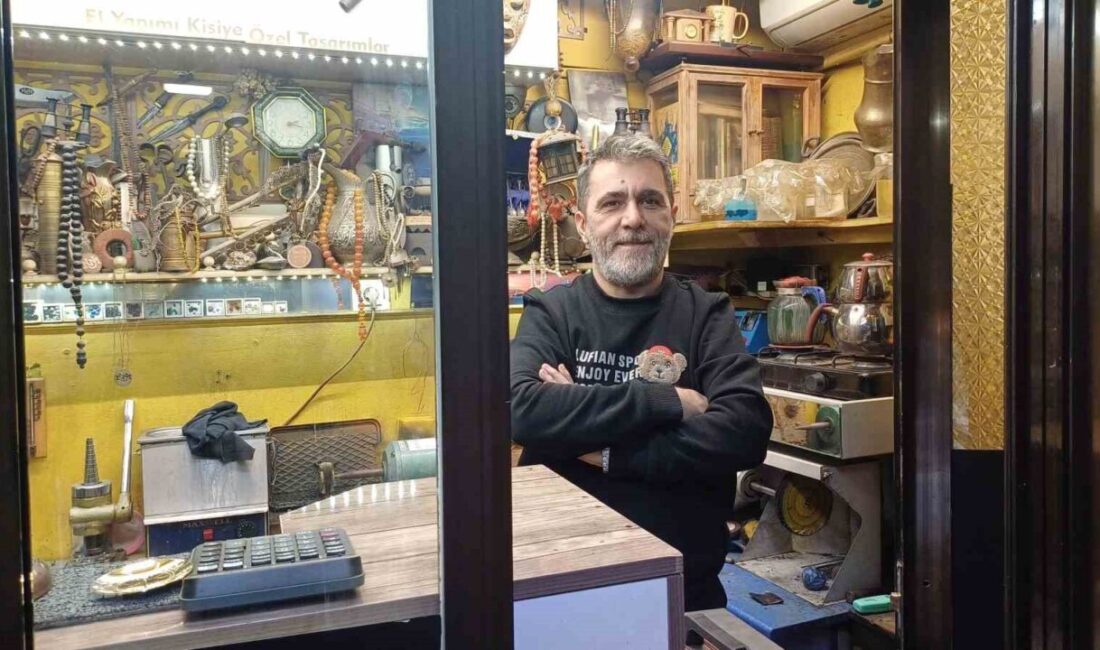 Kayseri’de 40 yıllık usta Mehmet Dilber, 3 metrekarelik dükkanda unutulmaya
