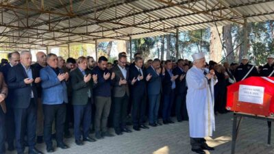 Antalya’nın Aksu ilçesinde ikamet eden Emekli Vali Yardımcısı Mestan Deniz,