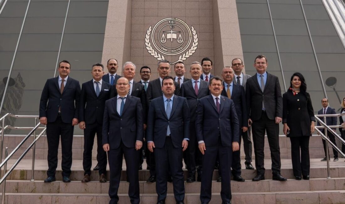 Adalet Bakan Yardımcısı Can Tuncay, İzmir Adliyesi’ne ziyarette bulundu. Ziyaret