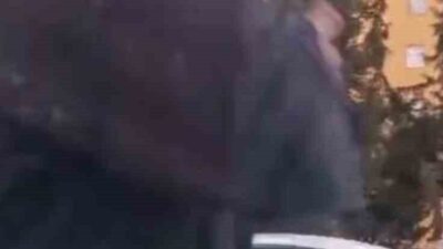 Adana’da trafikte yol verme meselesi nedeniyle çıkan tartışmada içinde ailenin