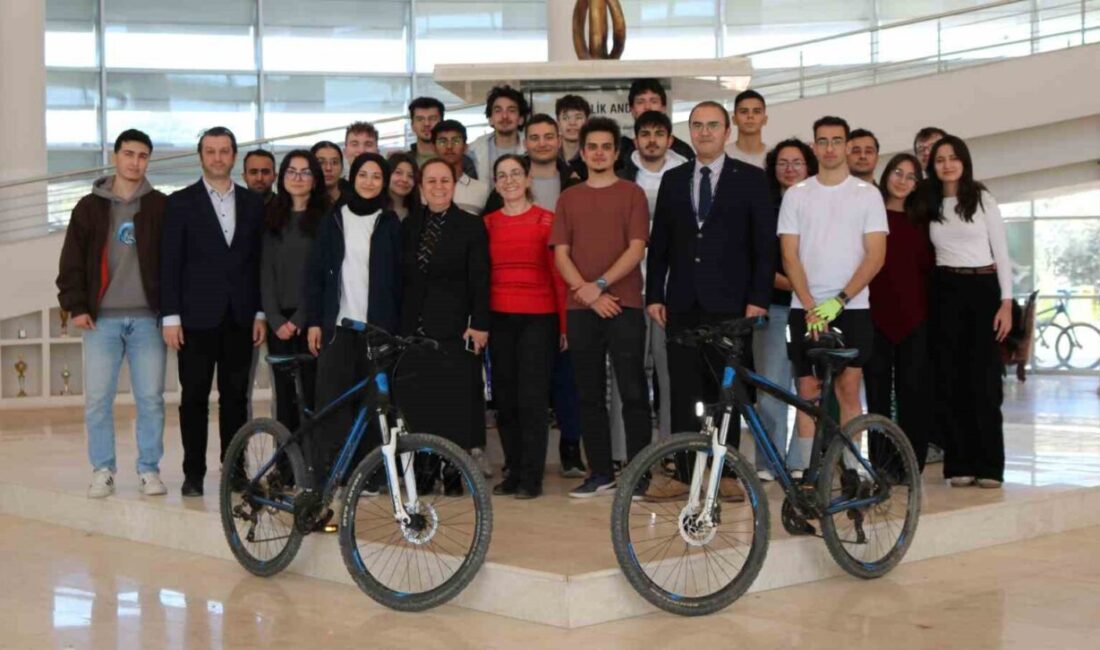 Aydın Adnan Menderes Üniversitesi Tıp Fakültesi’nde 14 Mart Tıp Bayramı