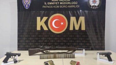 Ağrı’da polis ekiplerince gerçekleştirilen çalışmalarda binlerce paket kaçak sigara ile