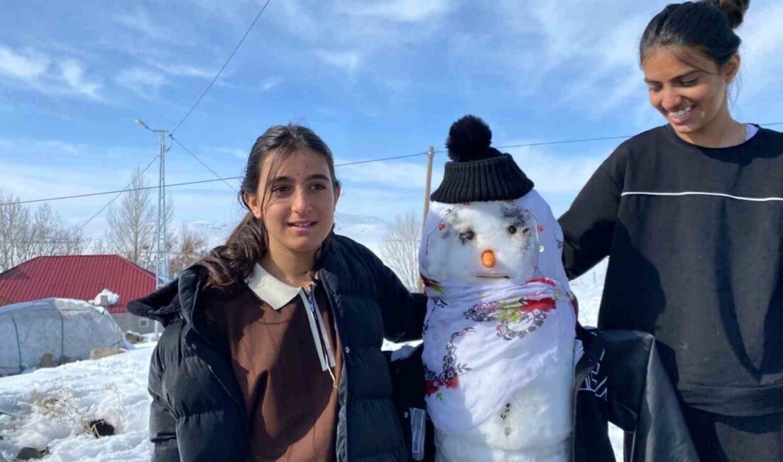 Ağrı’nın Patnos ilçesinde aylardır etkisini sürdüren kar örtüsü, hava sıcaklıklarının