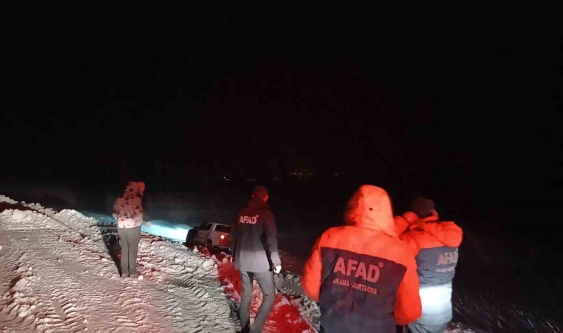 Ağrı’da etkili olan kar yağışı ve tipi nedeniyle Taşlıçay-Diyadin Karayolu