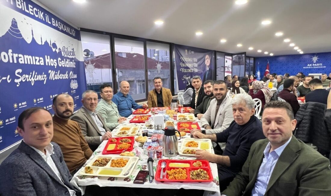 AK Parti Bilecik İl Başkanlığı binasında iftar programı düzenlendi. AK