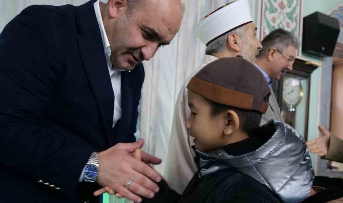 AK Parti Eskişehir İl Başkanı Gürhan Albayrak, Ramazan Bayramı namazını