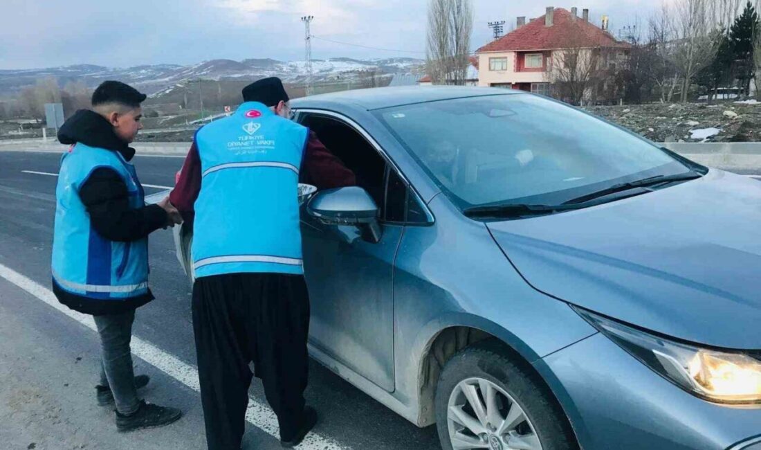 Akdağmadeni İlçe Müftülüğü ve Türkiye Diyanet Vakfı (TDV) gönüllüleri, iftar